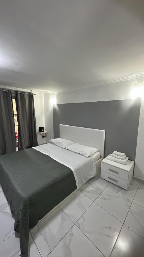 Gradoniroom26 Napels Buitenkant foto